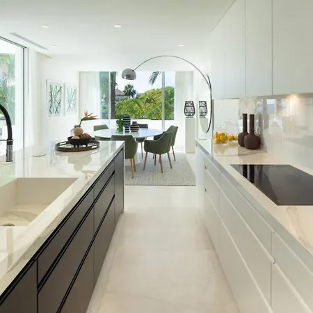 Drago 32 - Stunning Duplex In Puente * 马尔韦利亚